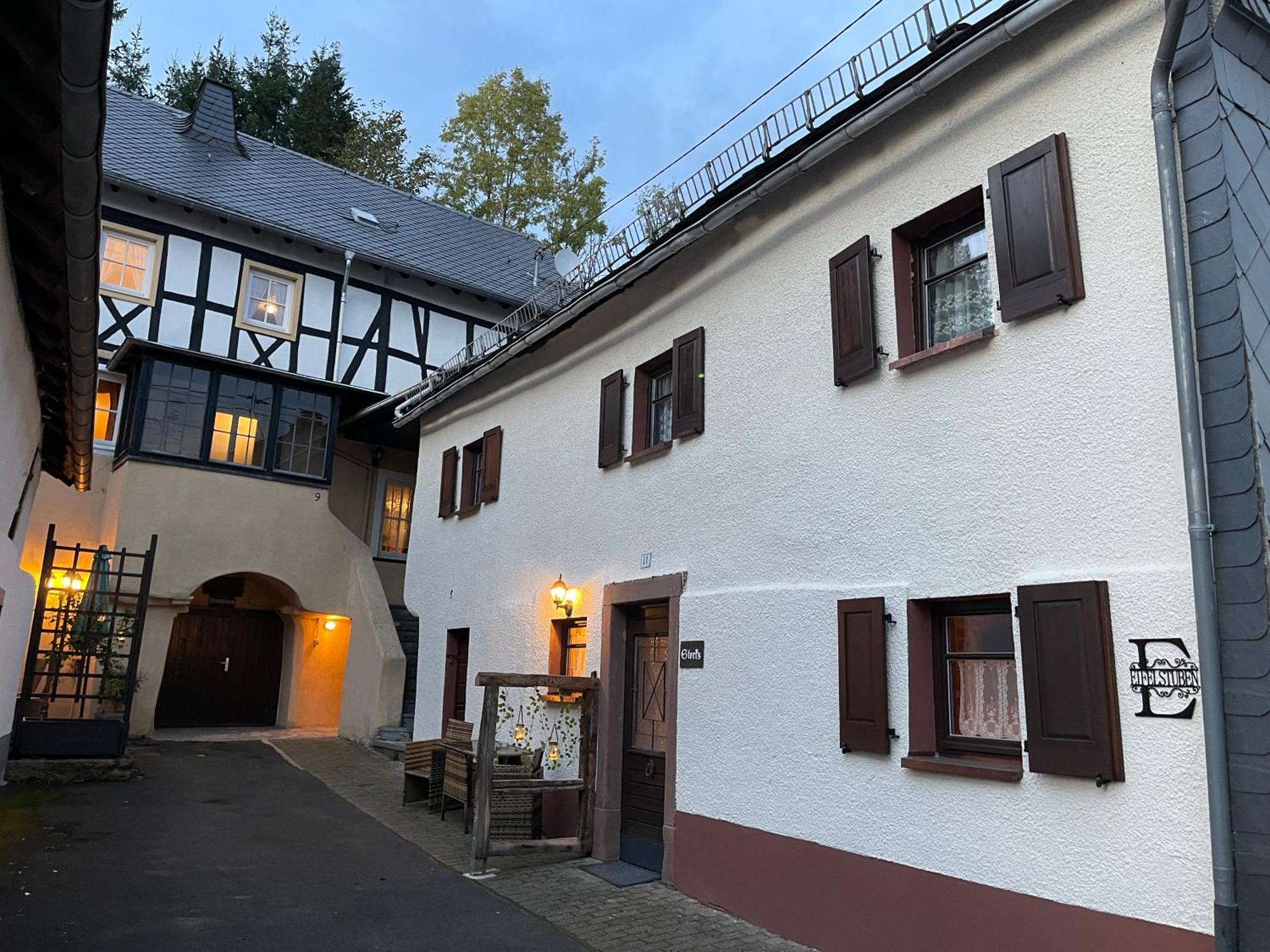 Ferienhaus Eifelstuben Mit Charme - Bauernstube Vulkaneifel - Naehe See Und Burgruine Ulmen Esterno foto