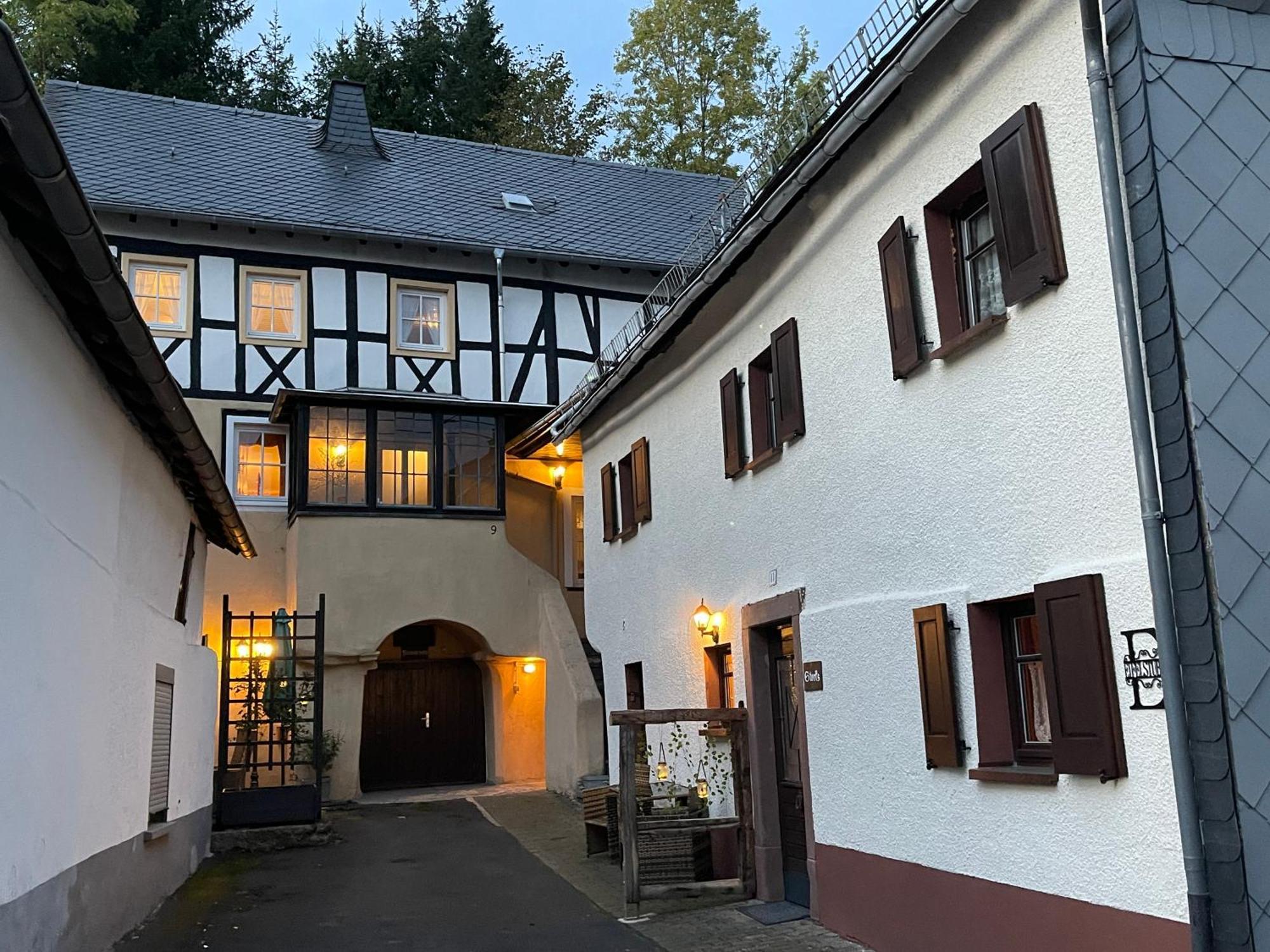 Ferienhaus Eifelstuben Mit Charme - Bauernstube Vulkaneifel - Naehe See Und Burgruine Ulmen Esterno foto